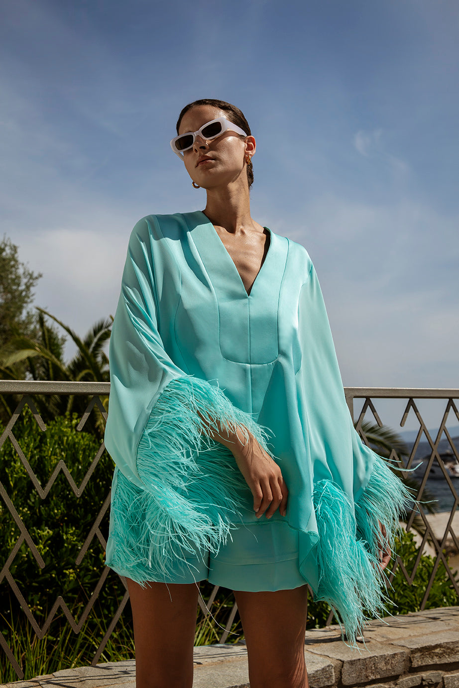 Oversized Top with Feathers in Turquoise